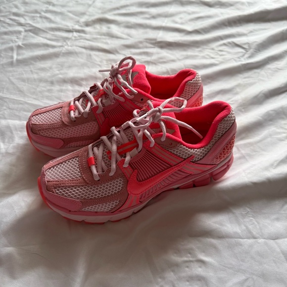 Nike Zoom Vomero 5 “triple pink” - Picture 2 of 8